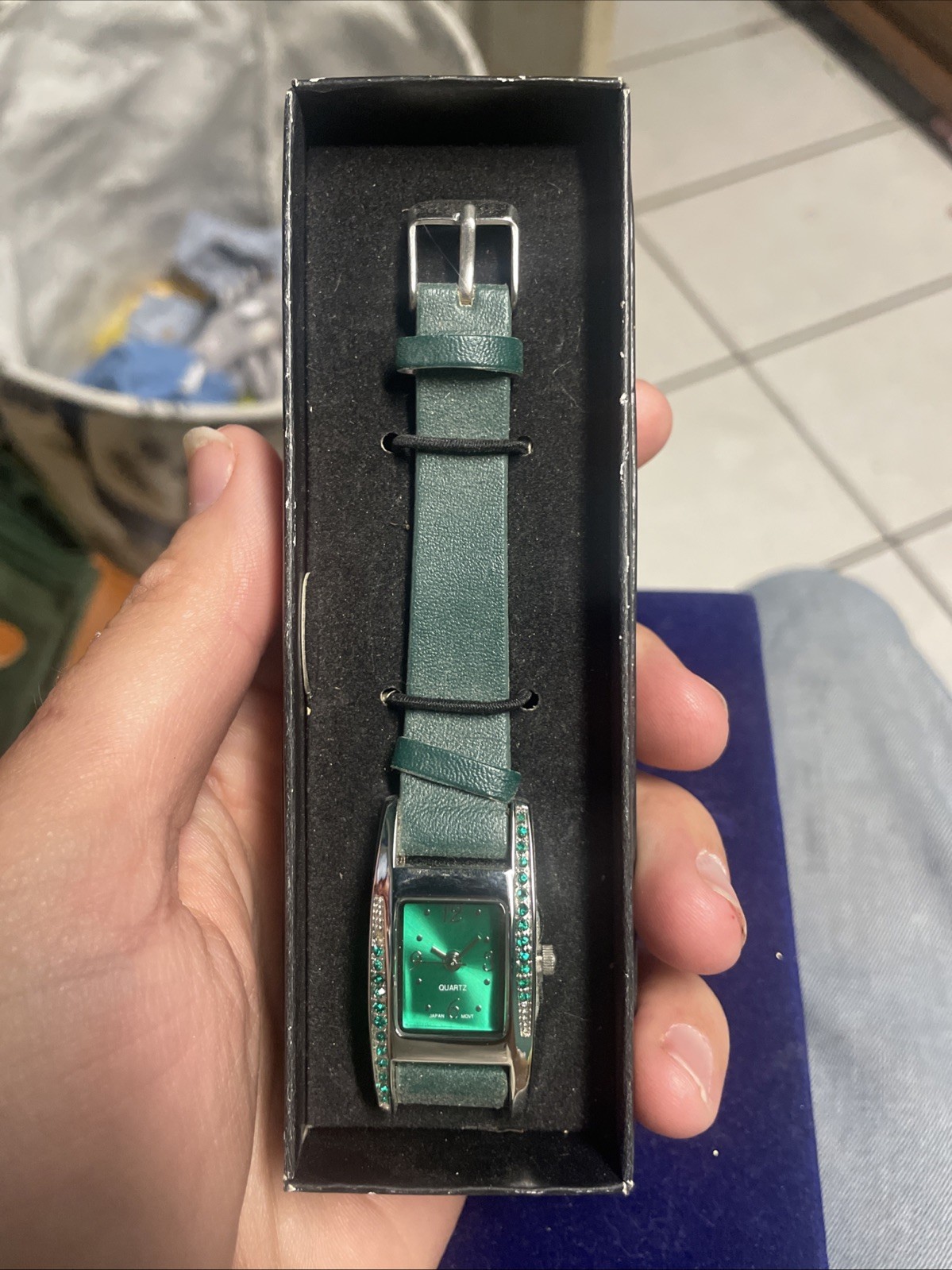 Analog Wristwatch with a Buckle Band and Quartz Movement NOT TESTED