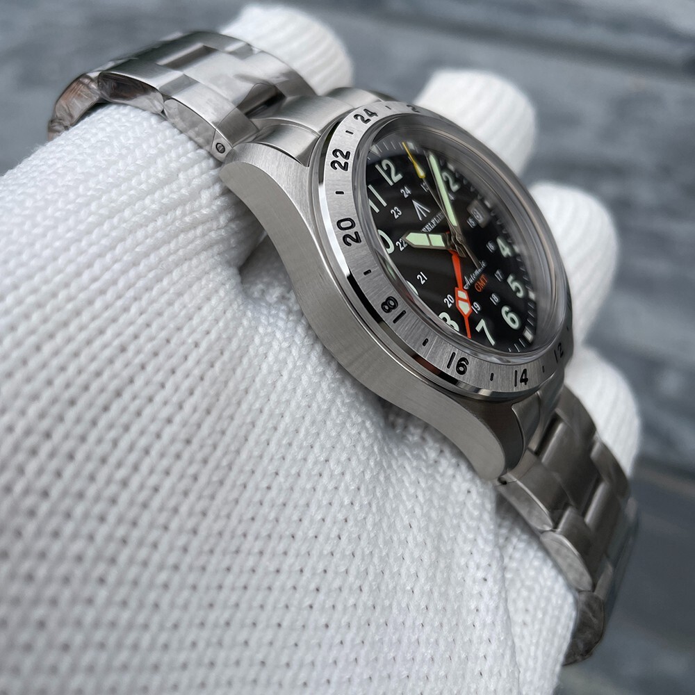 Steeldive Steelflier SF792, GMT, Black, NH34, Sapphire, Lume, 200m Diver, Field