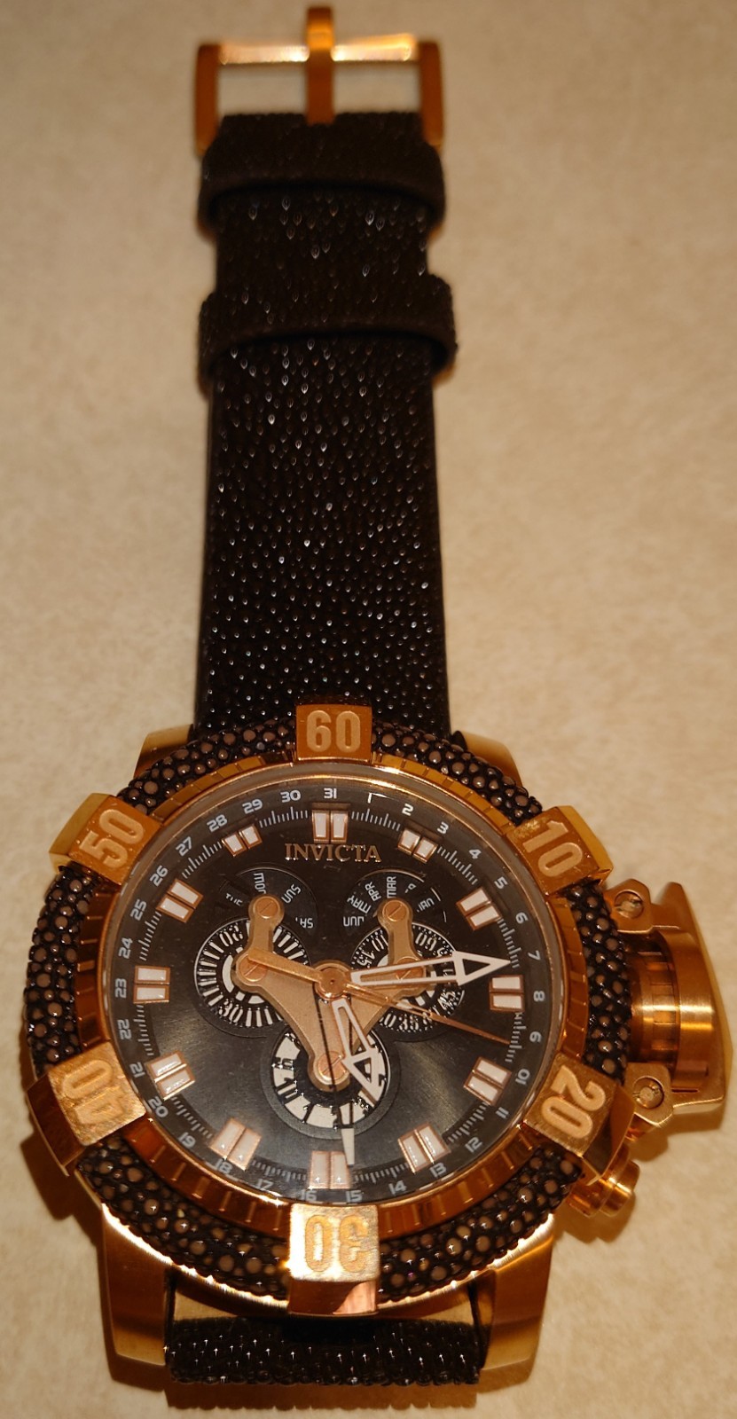 Invicta 52mm Sea Hunter GENUINE STINGRAY Model 34388 SWISS Ronda 5040.F, 200M WR