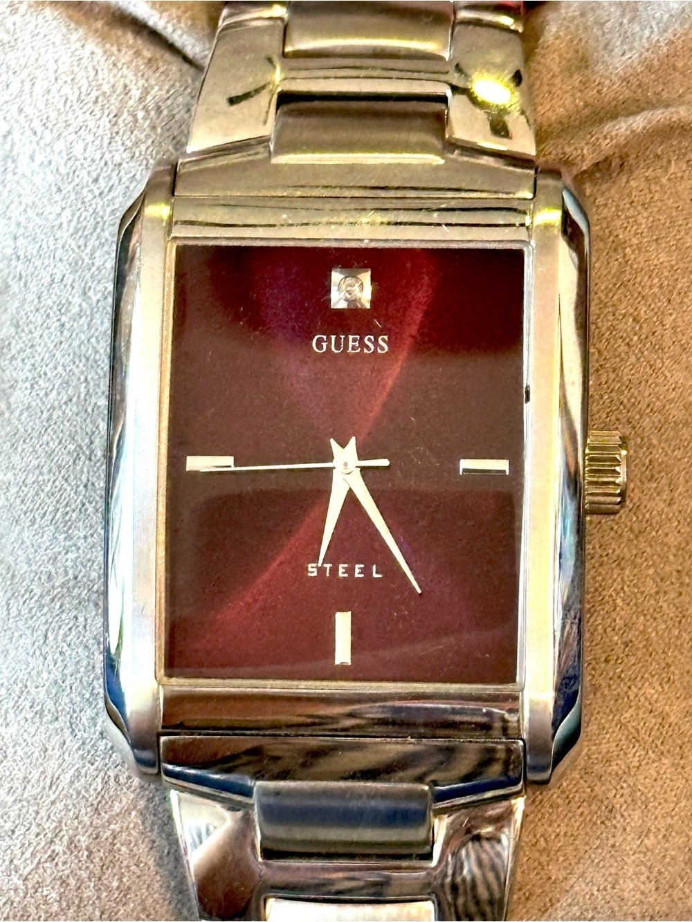 EUC GUESS Steel Men’s Rectangular Watch with Burgundy Dial