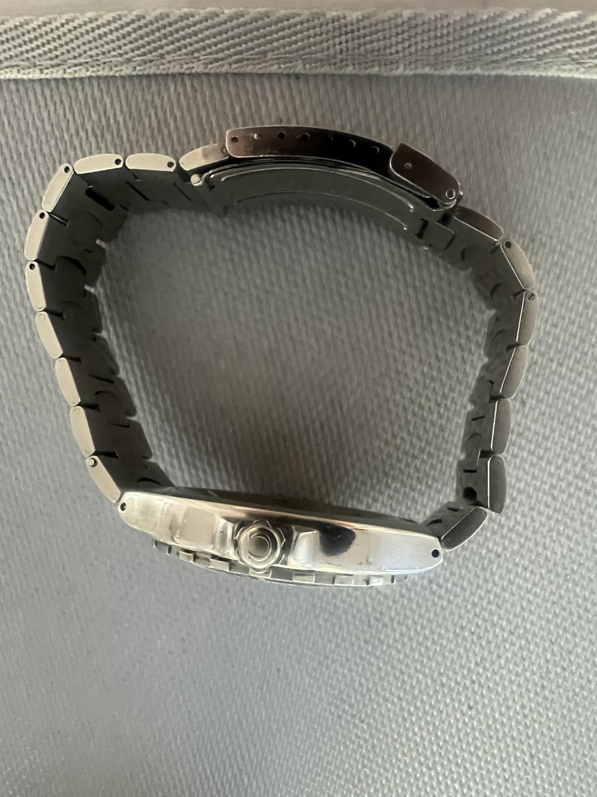 Men’s Date Omega Seamaster Professional 200m Watch Battery Operated.