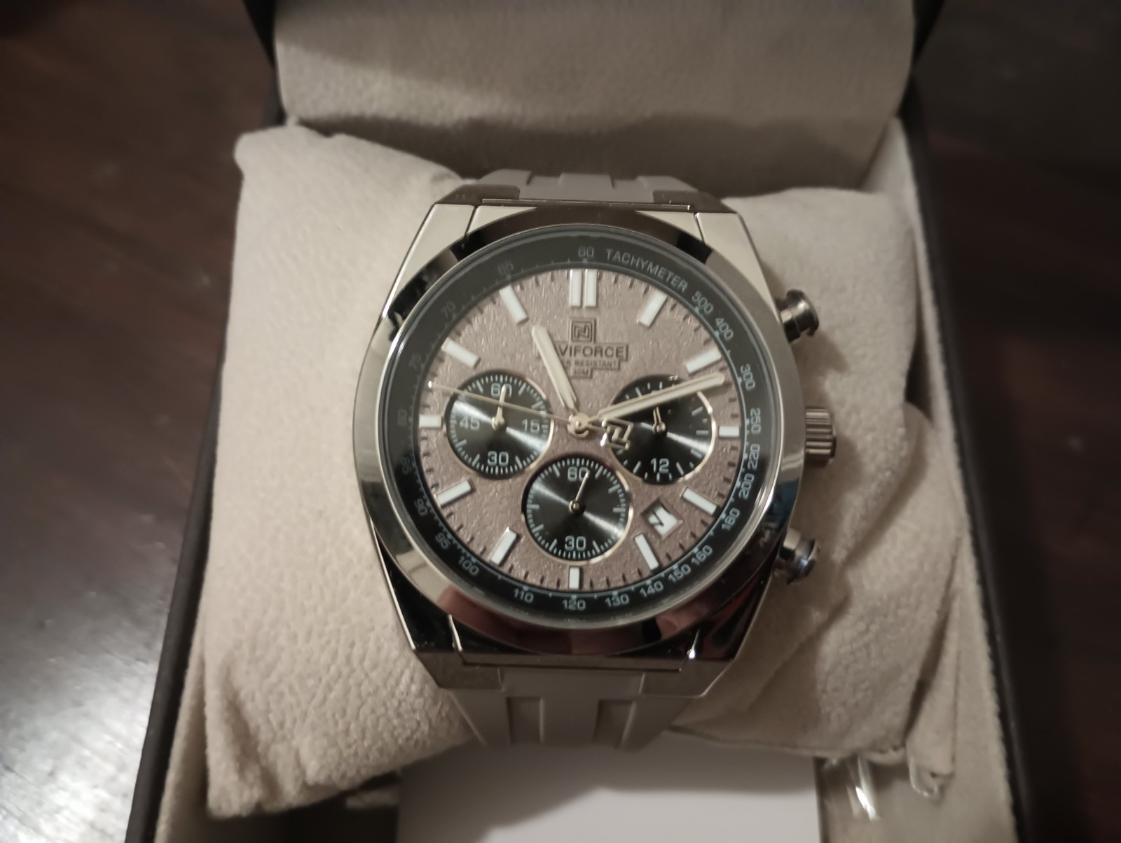 Naviforce Mens Chronograph Tachymeter Date, SiliconeBracelet & Factory Warranty