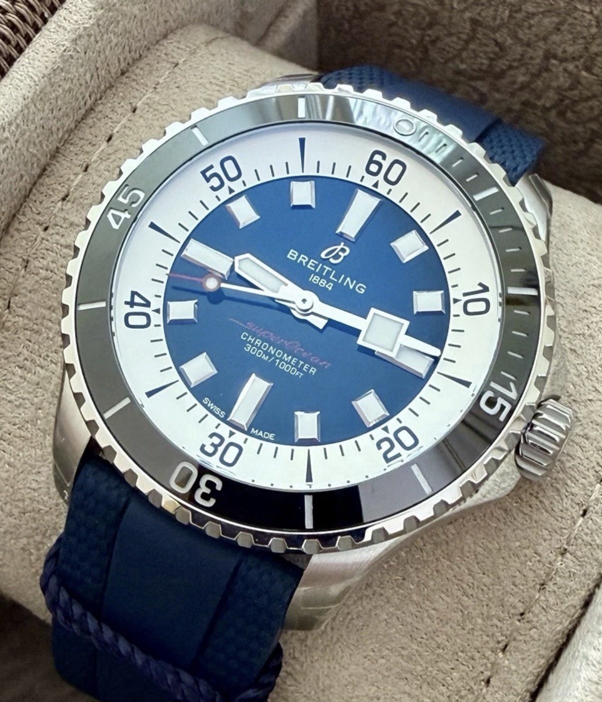 MINT Unworn Breitling Superocean 2026 44 Box Papers, Factory Stickers, Warranty