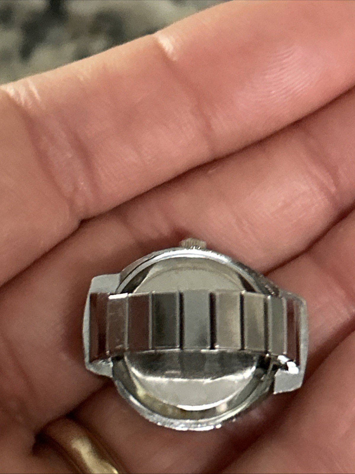 Black Dial Face Silver Analog Quartz Ring Watch Elastic Band