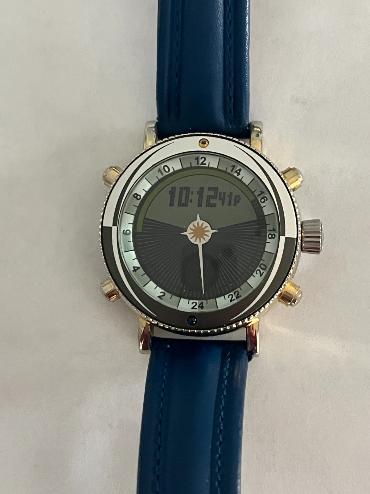 YES COZMO Solar Tracking Watch