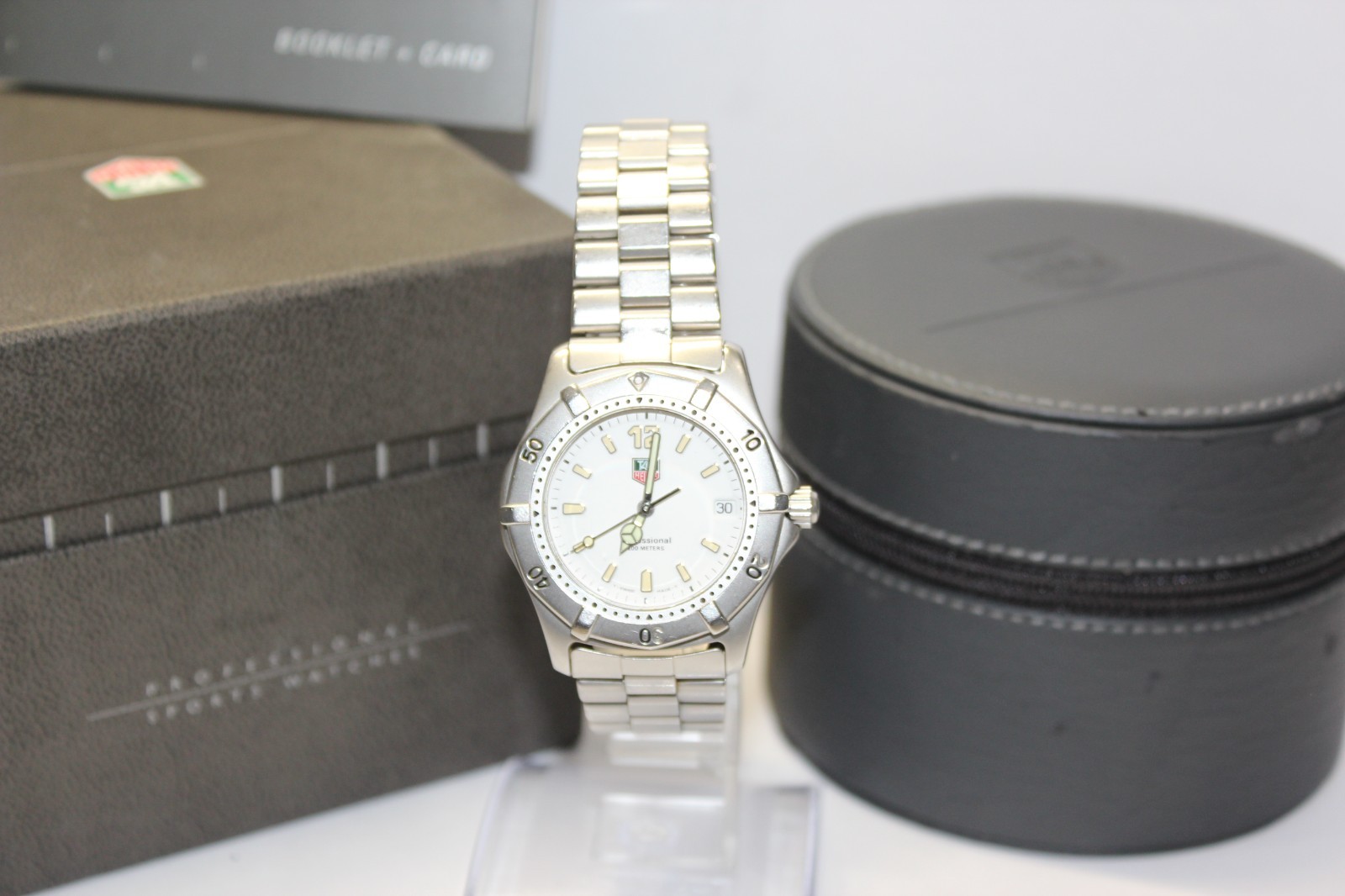 [NEAR MINT] TAG Heuer 2000 Professional WK1111-1 White 38mm Quartz Men’s Watch