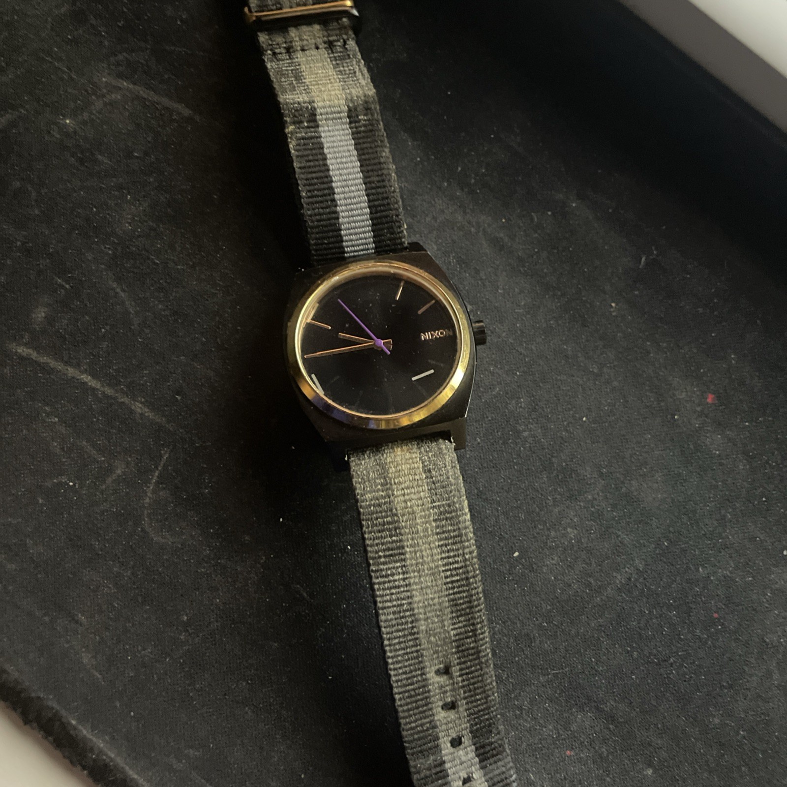Nixon Minimal Time Teller [Dead Battery/As Is]