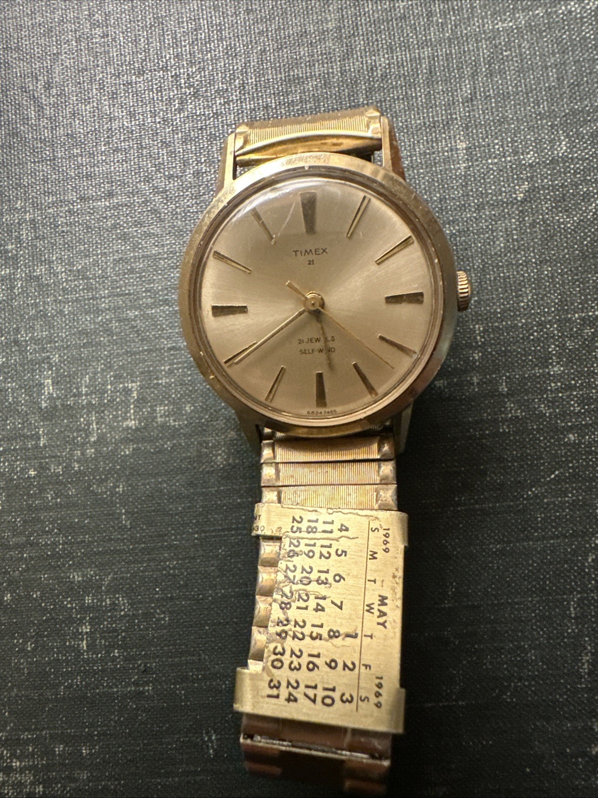 Vntg 1960s Timex 21 Jewels Auto Watch w/May 1969 Calendar Expansion band-parts
