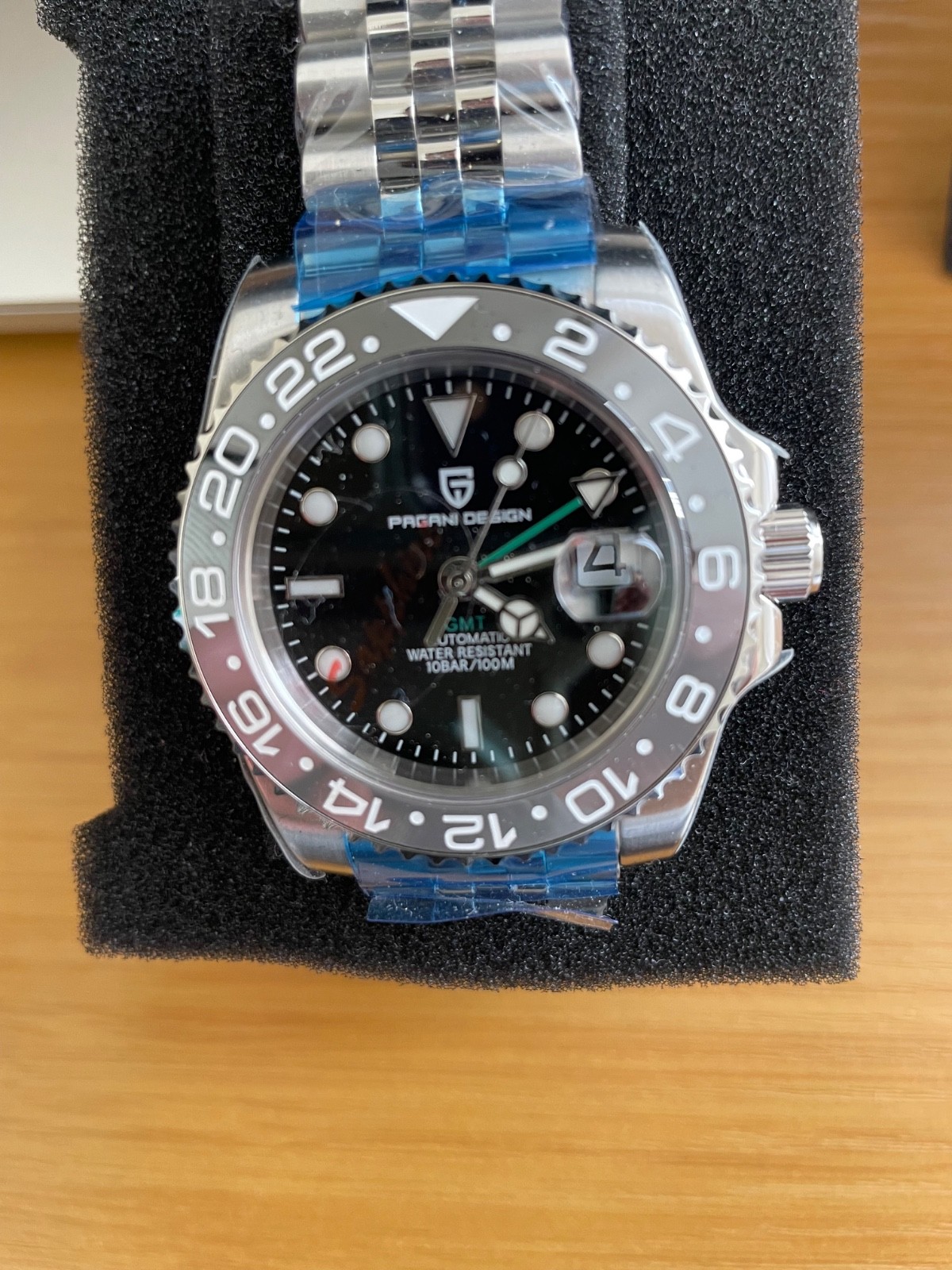 Pagani Design, 40mm, Automatic,GMT (Bruce Wayne), Sapphire Crystal.