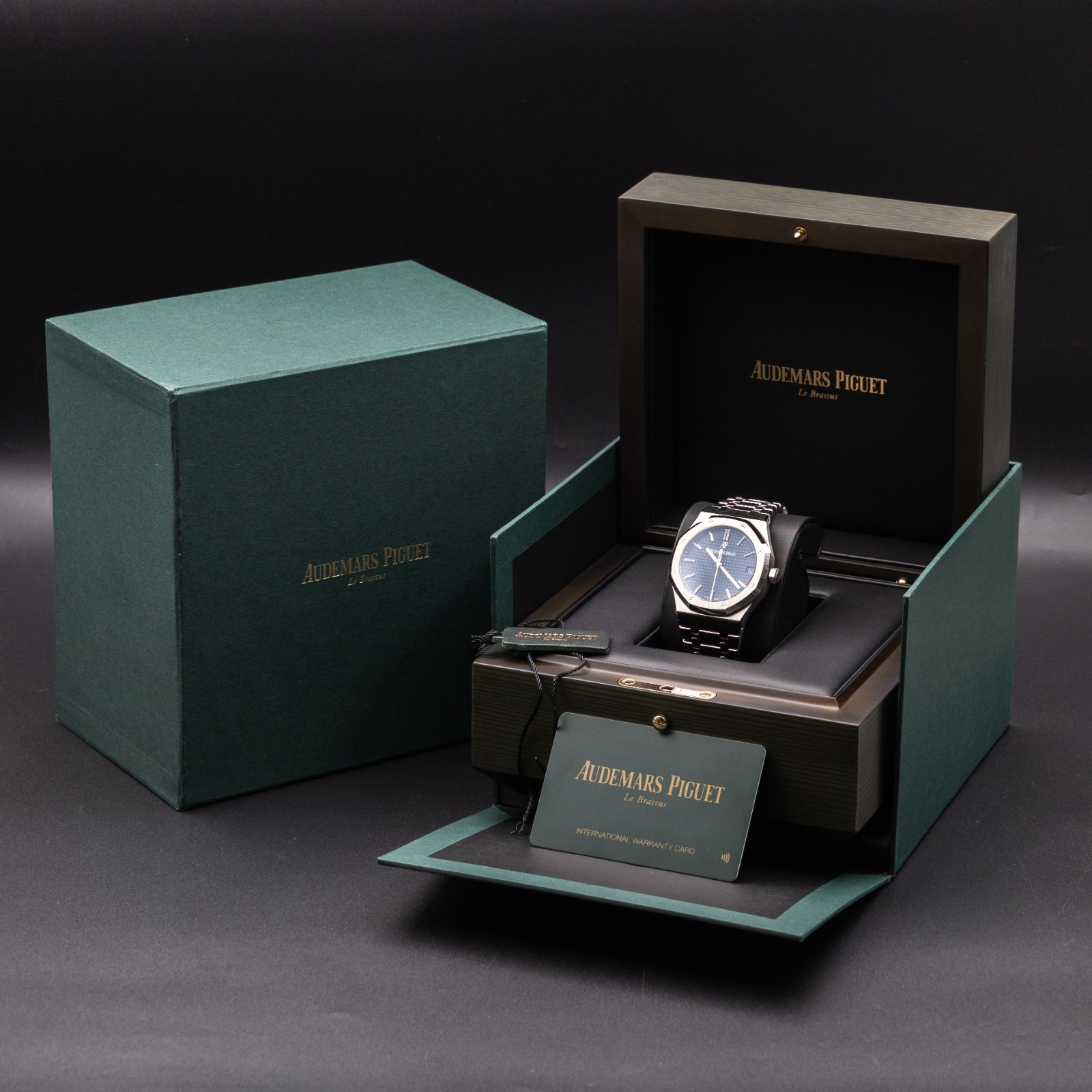Audemars Piguet Royal Oak Automatic 41mm Blue Dial – AP 15500st Complete Set