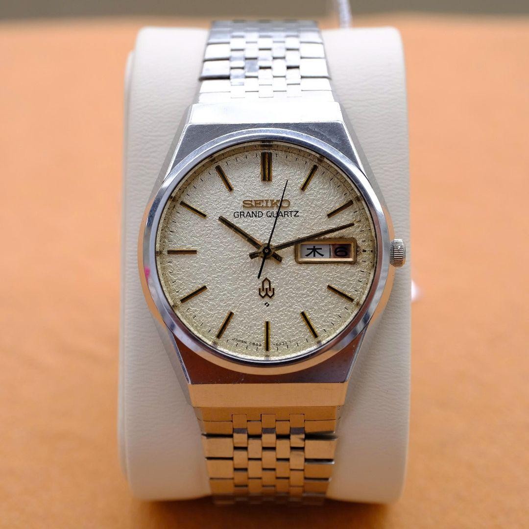 Seiko Grand Quartz 4823-8130 Day-Date Silver Vintage 1970s Mens Watch Japan