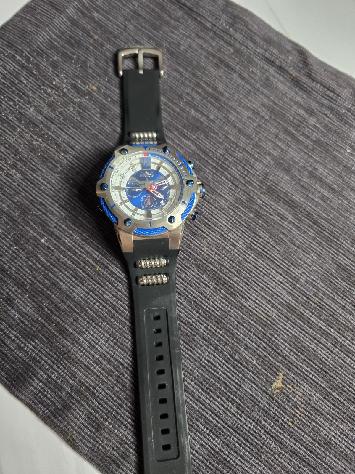 Invicta Marvel Captain America 25988 Men’s Watch limited edition
