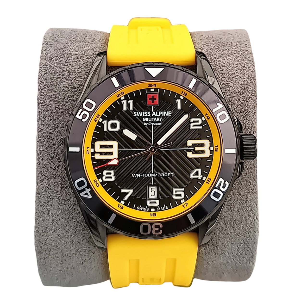 Swiss Alpine Military Black Dial Silicone Band Watch 7029.1878