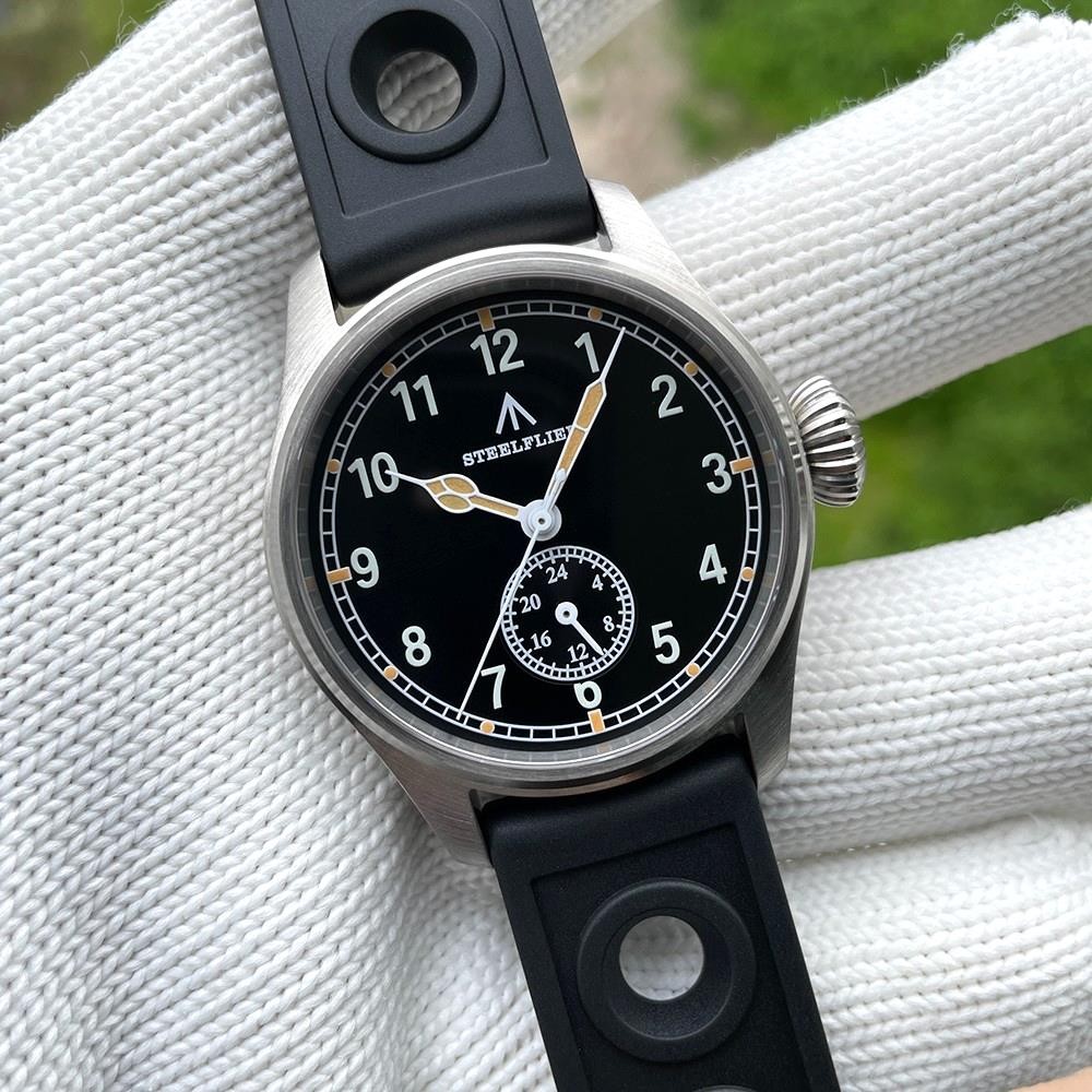 39MM STEELFLIER Quartz Pilot Men’s Watch Sapphire 200M Waterproof Silicone NEW