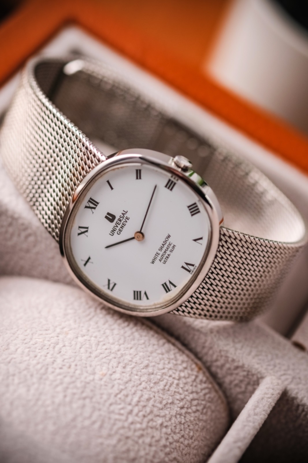 Universal Geneve White Shadow Horizontal Ellipse Microrotor Ref. 866050 white
