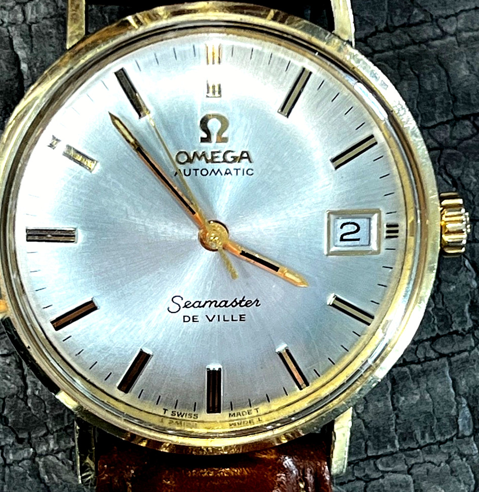Omega vintage 34mm mens watch automatic date Classic Omega, original lens w/logo