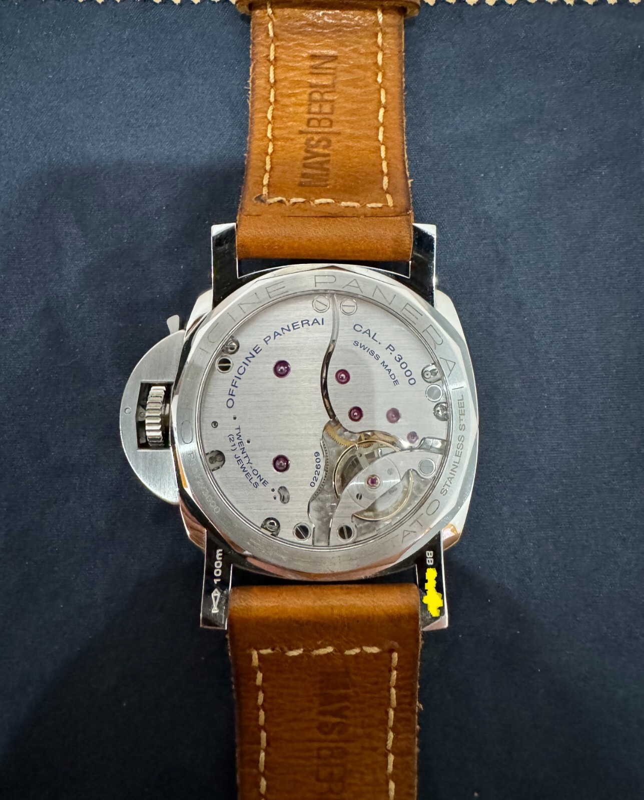 Panerai Luminor PAM 372 47mm Plexi -great condition, box, papers, extra straps