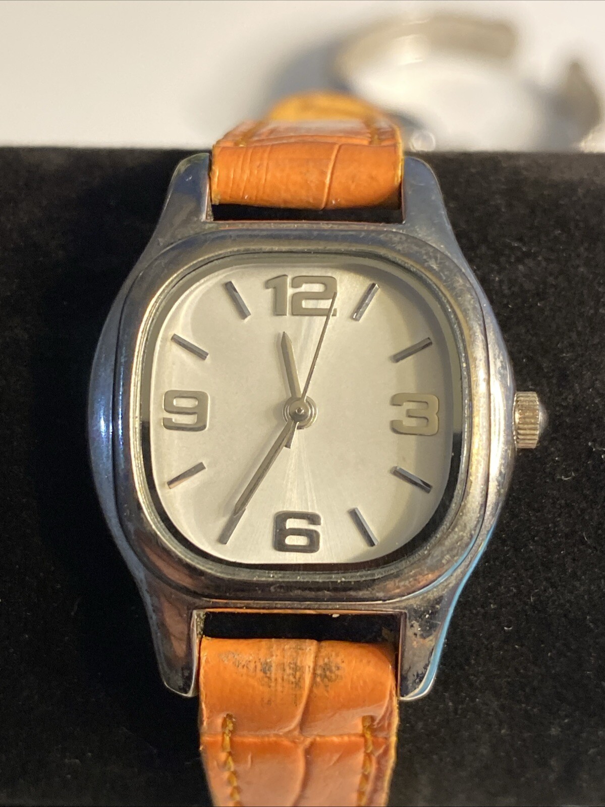 No Boundaries Fashion Watch New Battery Orange Band