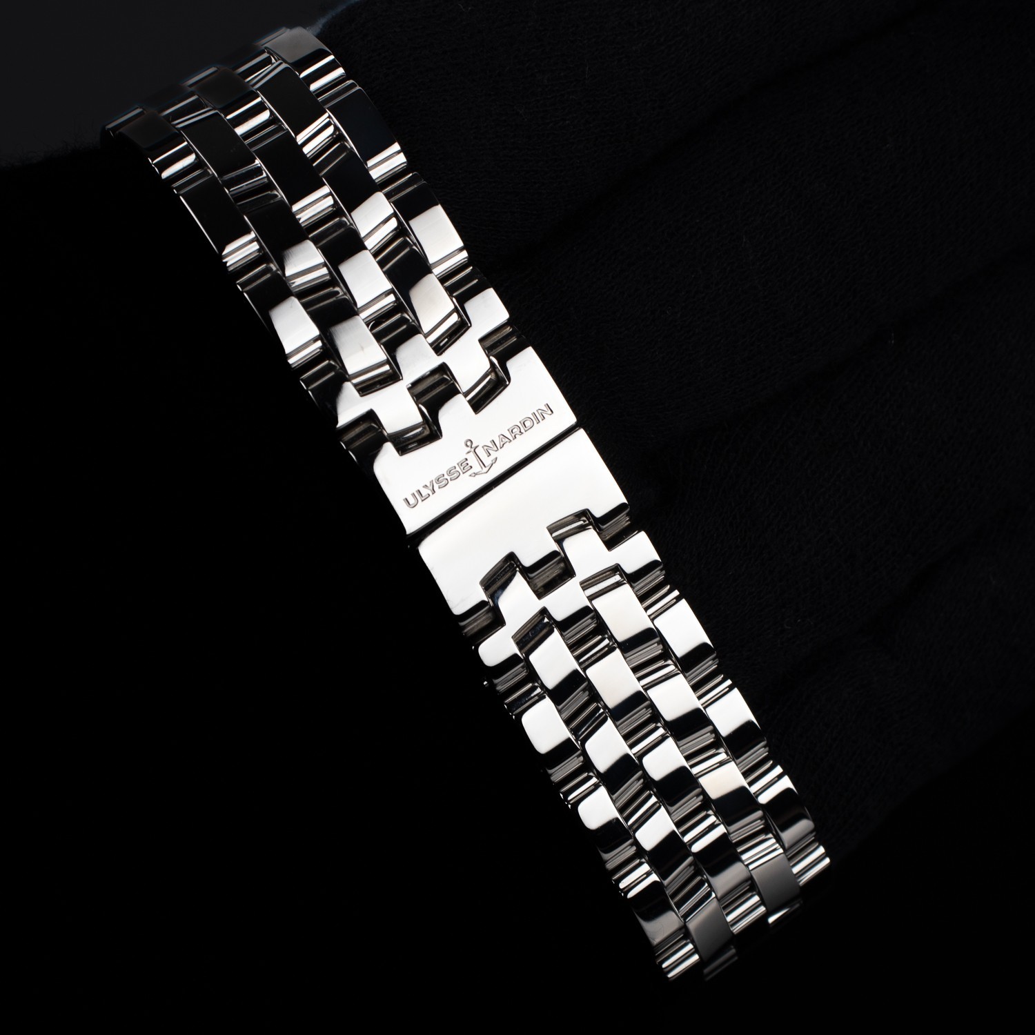 Ulysse Nardin Classico Silver Dial Steel Bracelet 2020 40MM 3203-136-7/30