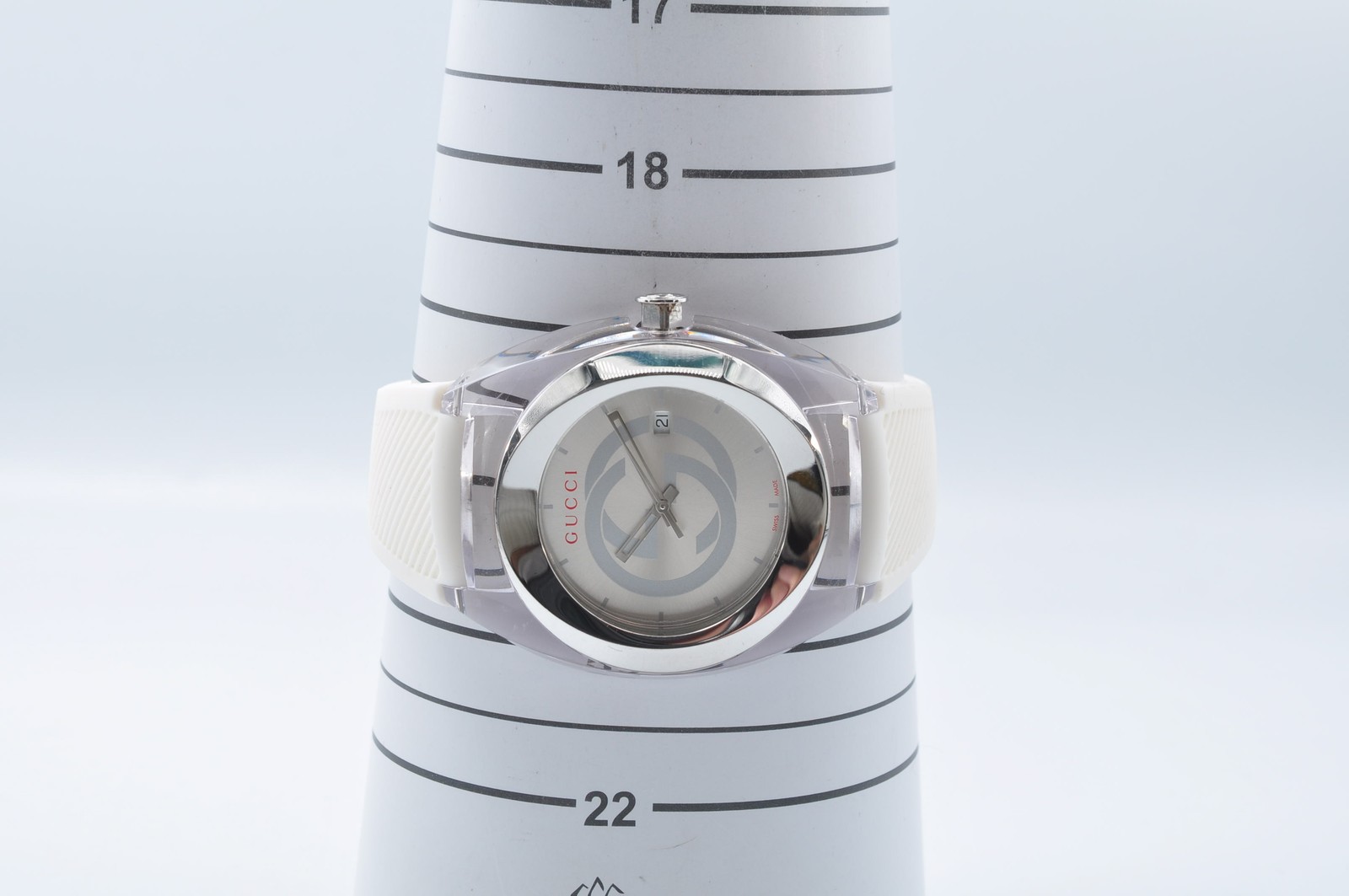 GUCCI 137.1 SYNC Quartz WatchTransparent Resin Men’s White Rubber Auth w-1051
