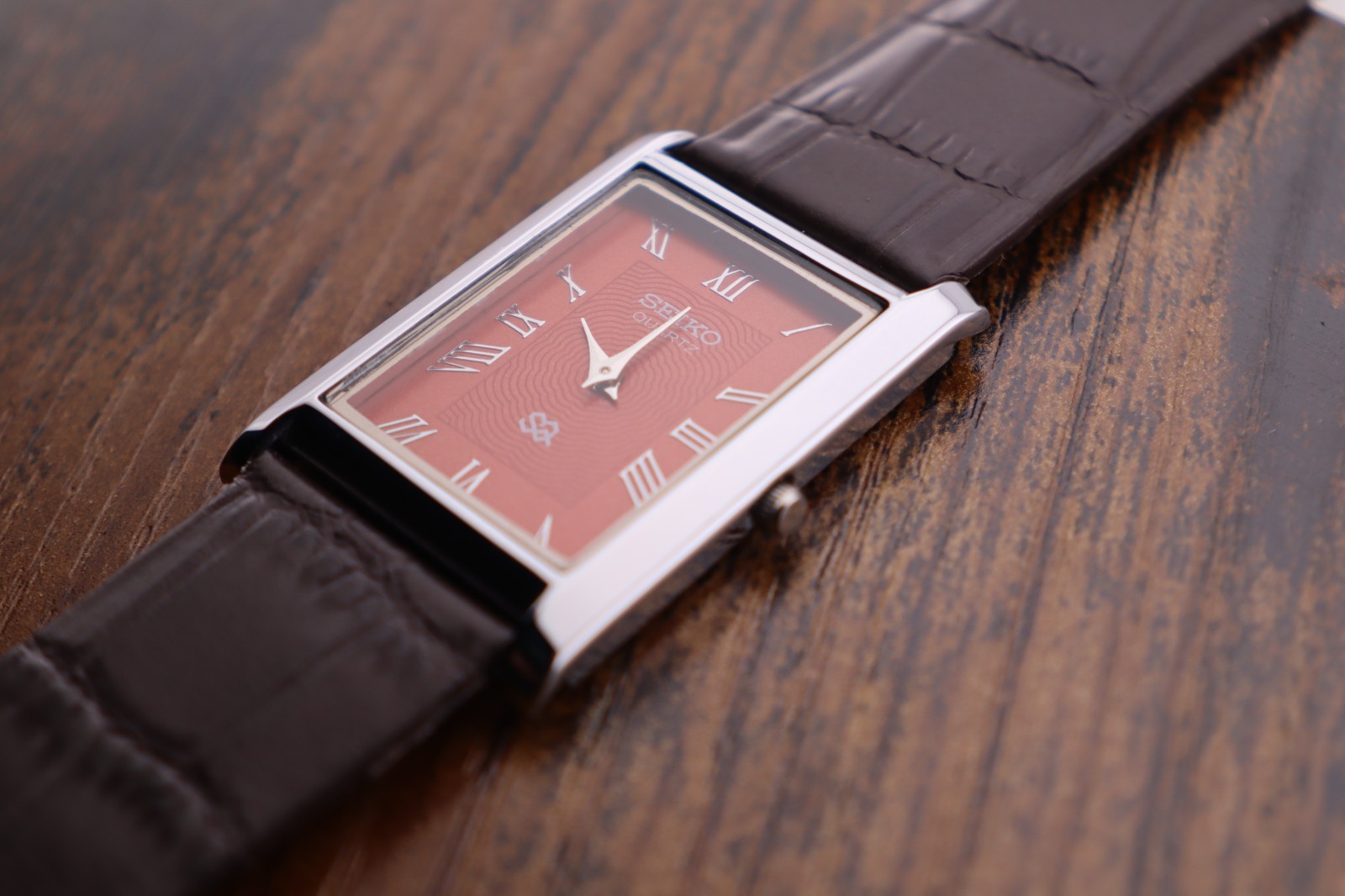 vintage Men Red Dial Dark Brown leather Dress Watch