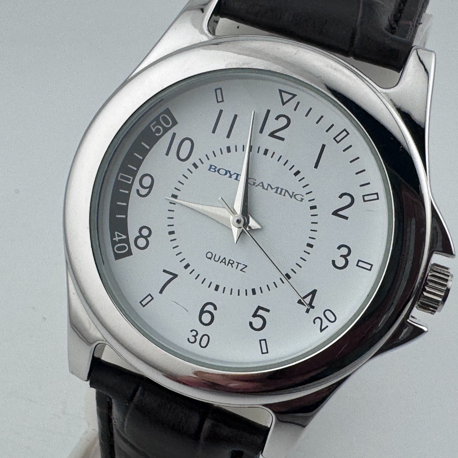 Boyd Gaming Quartz Watch Men Silver Faux Leather Japan Analog New Battery