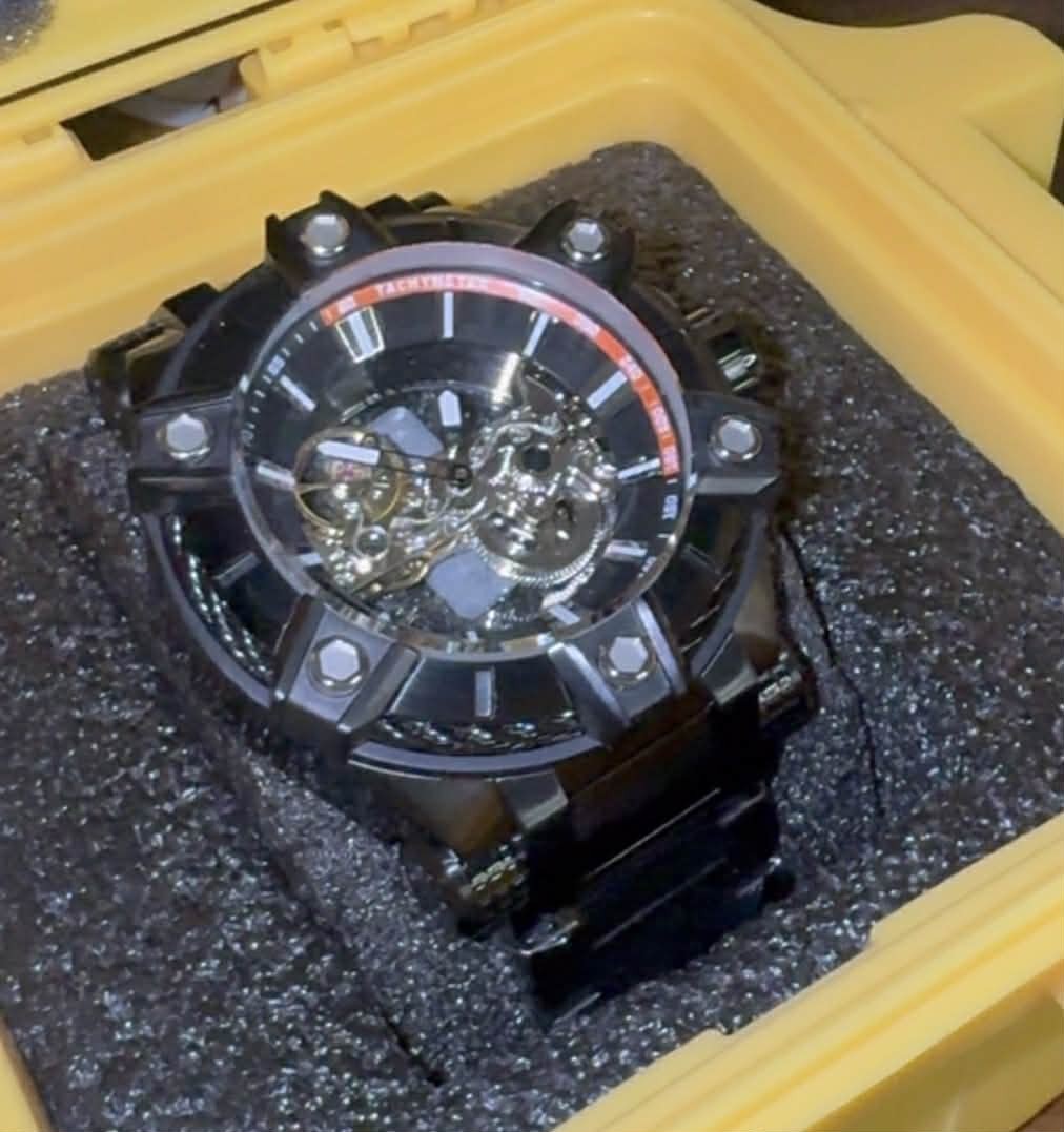 Black Metal Analog Wristwatch Baton Indexes Round Dial Original Box