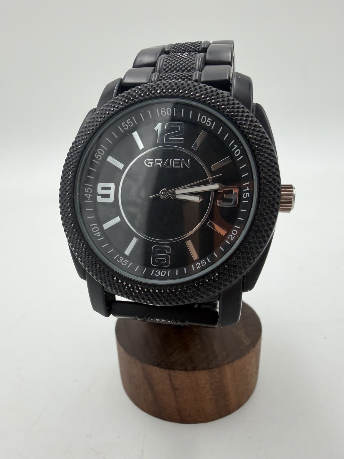 Gruen Quartz SR626SW Black Mens Watch Wristwatch Needs Battery