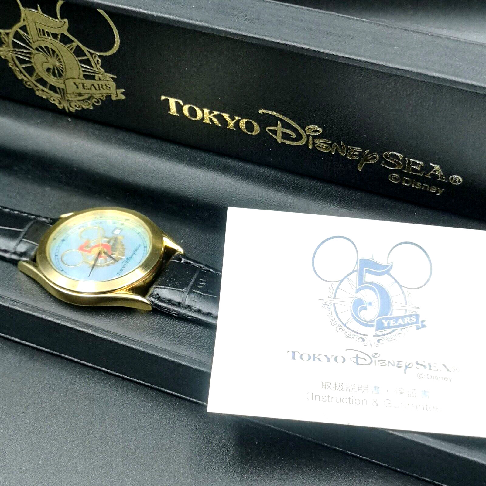 Nice Tokyo Disney Sea 5 years men’s Quartz watch. Come with original box.
