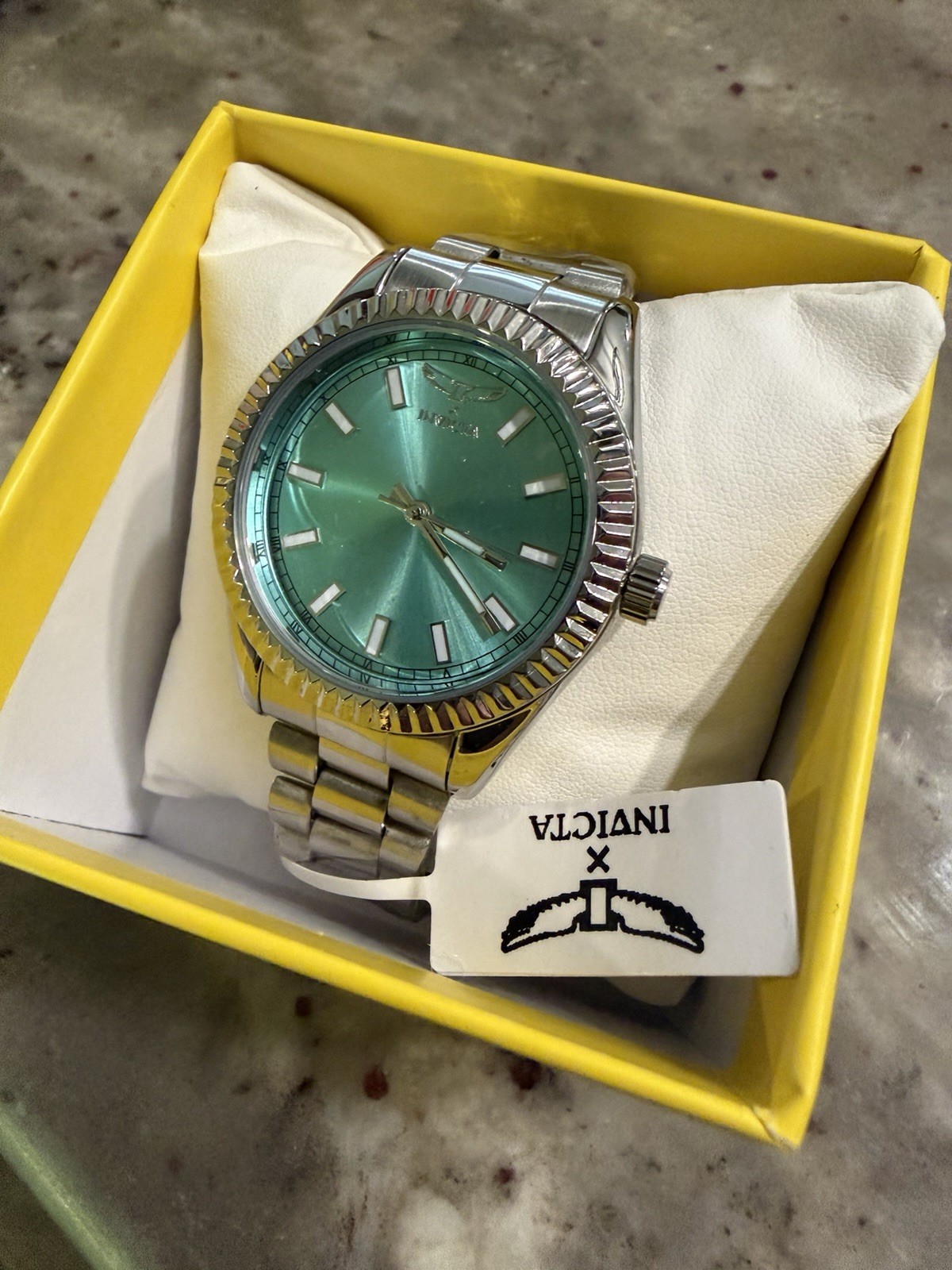 Invicta Men’s Analog Wristwatch Green Dial SS Bracelet Fluted Bezel