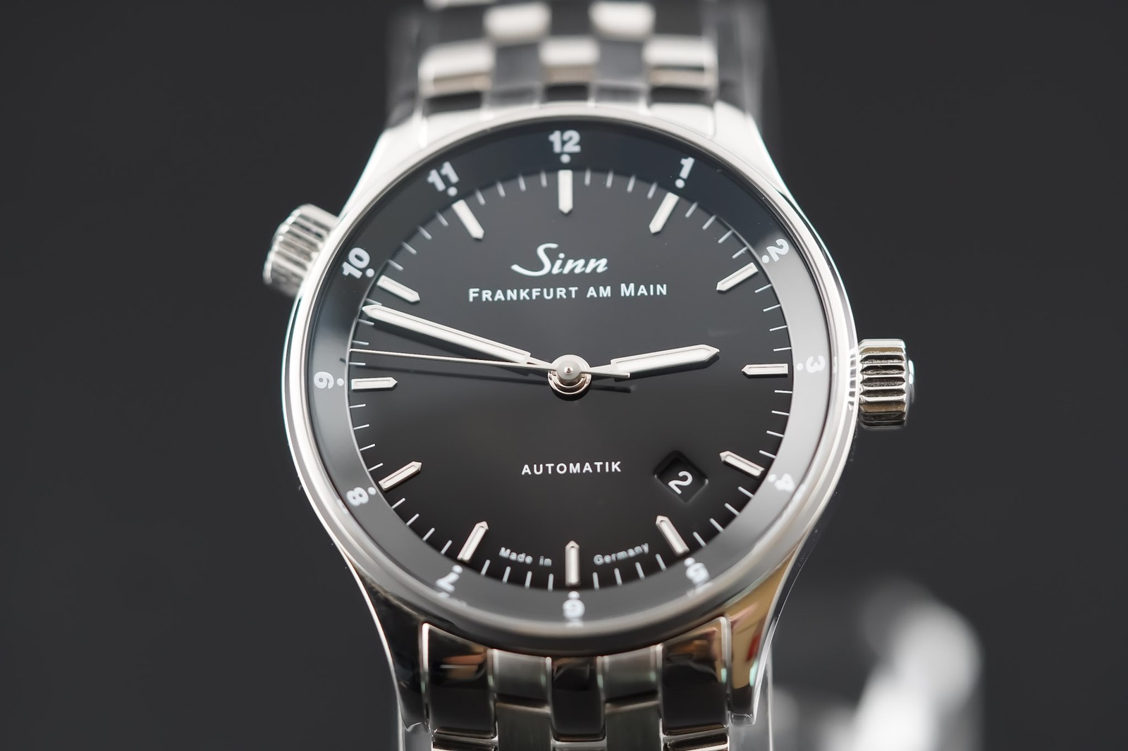 Sinn Frankfurt Financial district black Dial on steel/ leather 6068 frankfurt