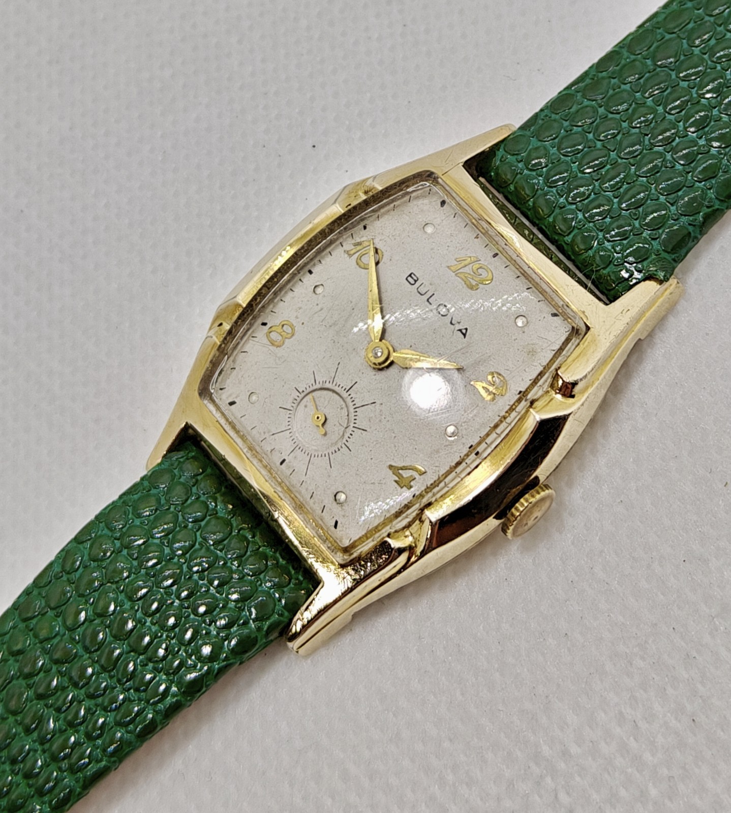 Vintage 1957 Bulova Gedney Men’s Tonneau Watch 11AC 17J Green Lizard Strap