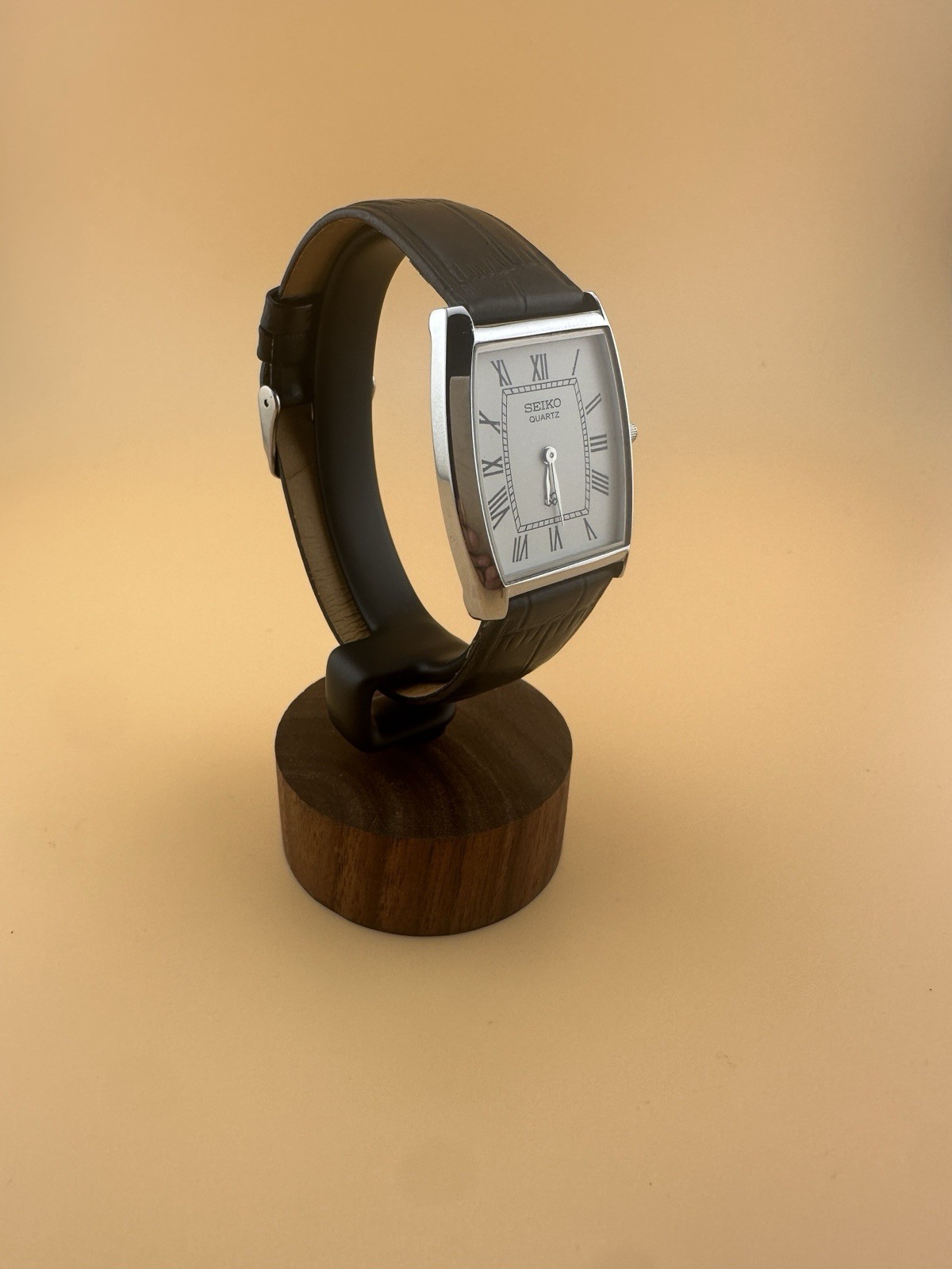 WHITE DIAL Vintage Seiko Slim Tonneau Tank Men’s Wrist Watch