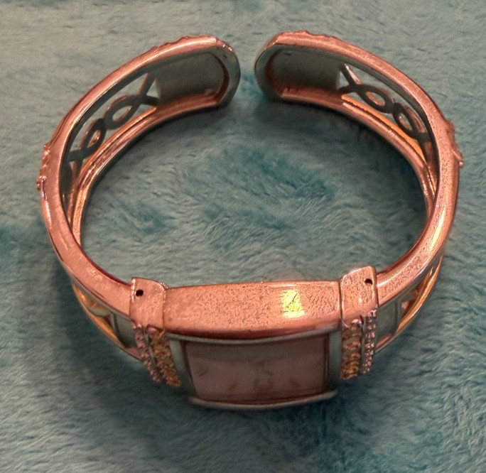 Accutime Watch Corp. Women’s Quartz Fashion Watch – Works!