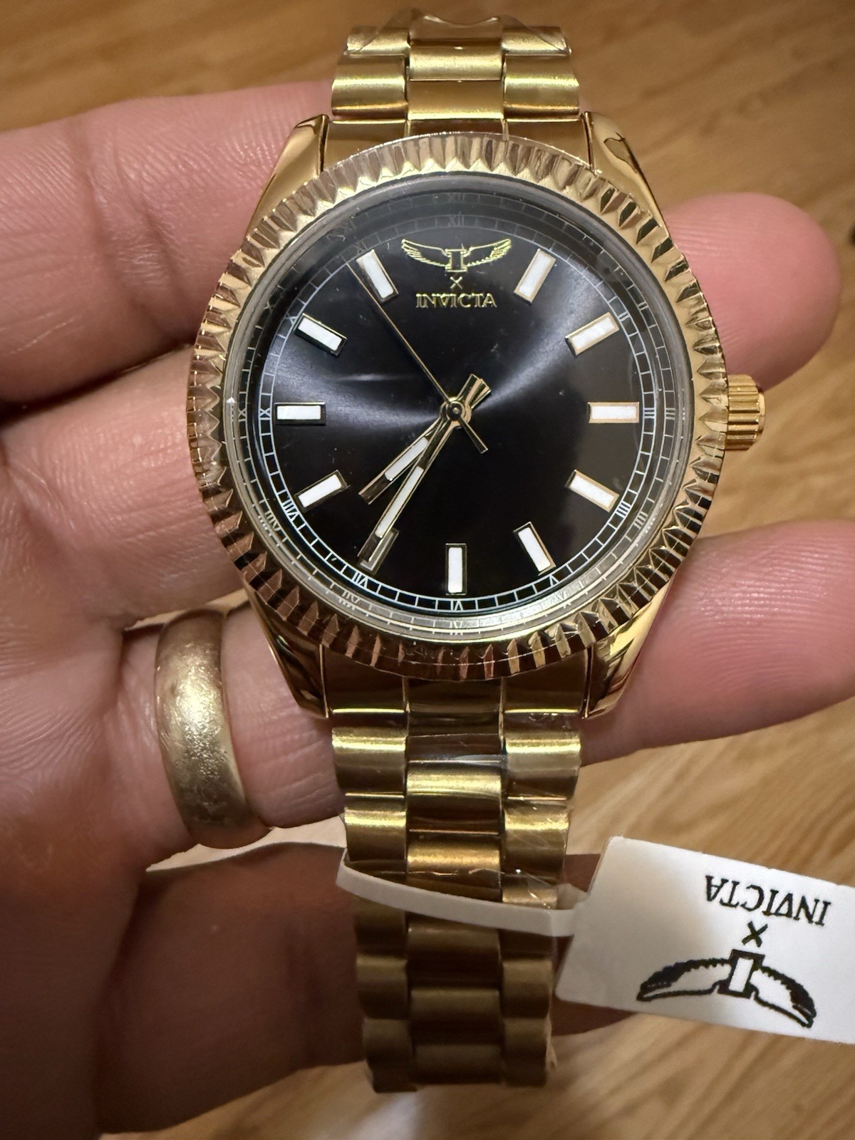 Invicta Quartz Analog Black Dial Fluted Gold Bezel 30m 40mm Gold Bracelet
