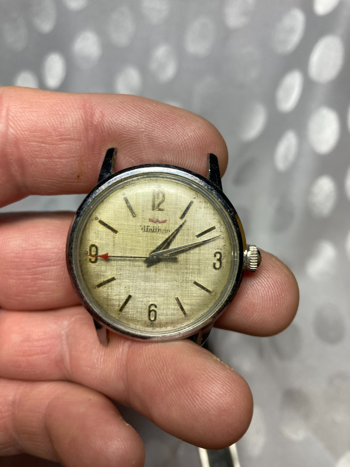 Vintage WALTHAM Red Arrow Linen Dial Stainless Steel Manual Wind Mens Watch