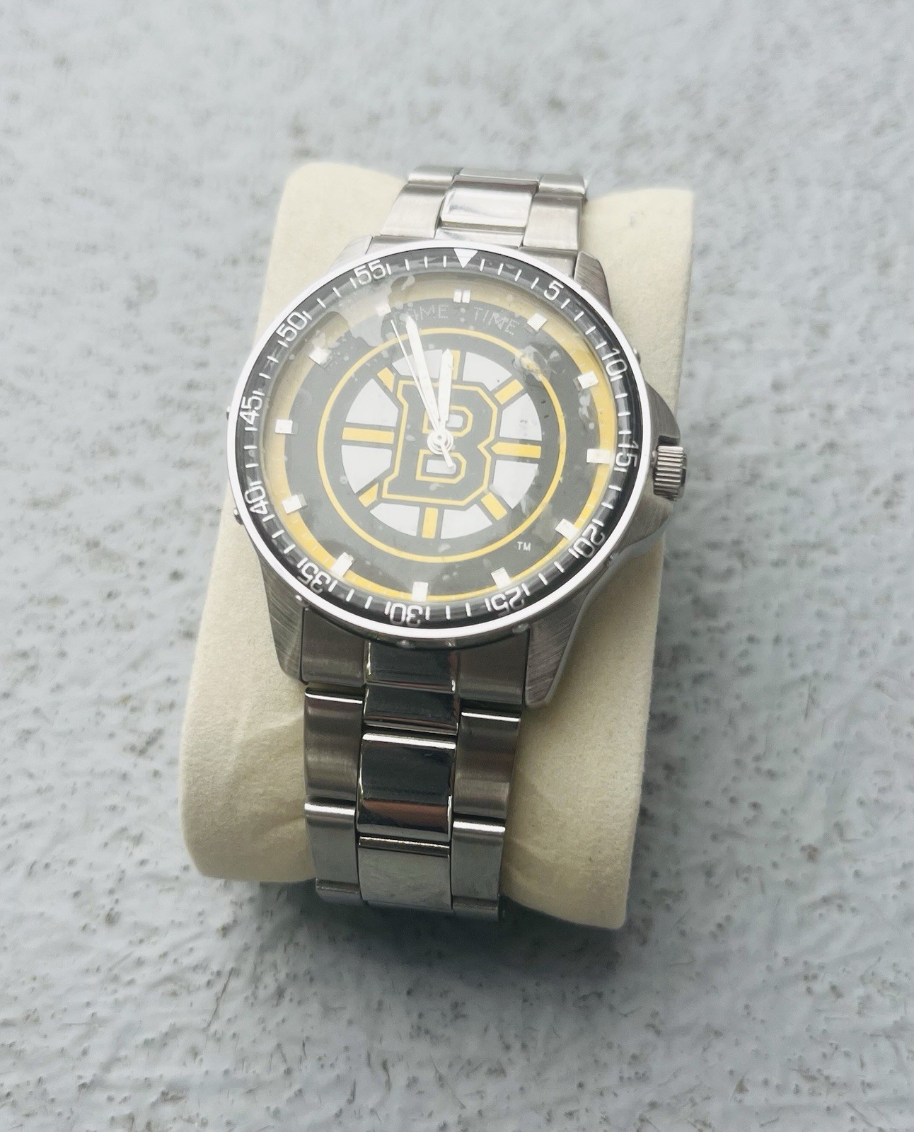 BOSTON BRUINS GAME TIME LICENSED “COACH” QUARTZ ANALOG WATCH