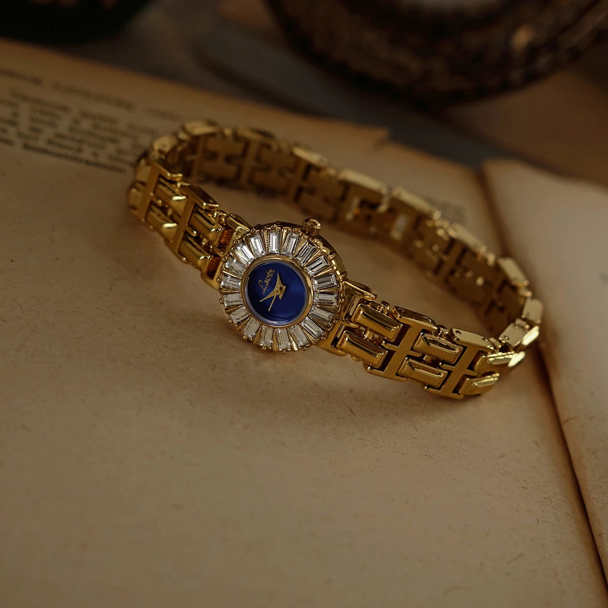 Elegant Gold & Blue Faux Rhinestone Zirconia Vintage Women’s Watch 23mm (0.9in)