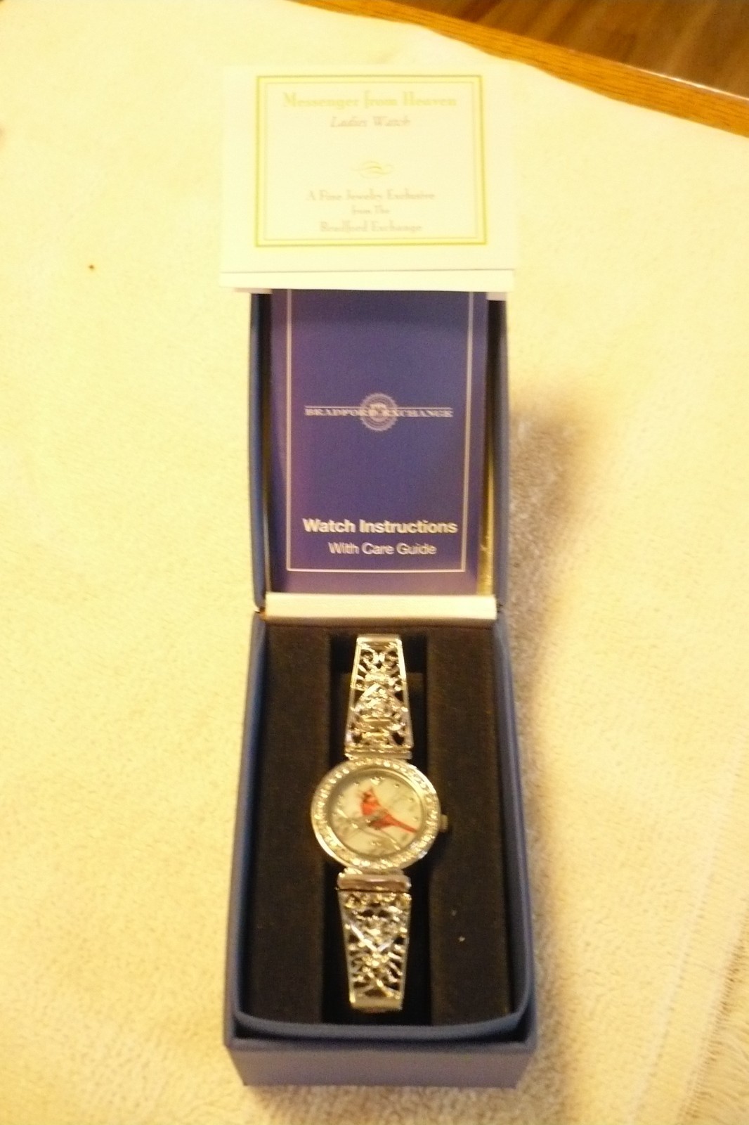 Ladies watch-red cardinal, etch on back, stainless steel NEW