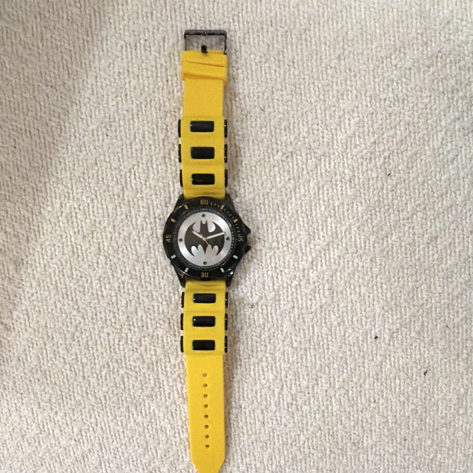 DC Comics Batman Unisex Kids Quartz Analog Watch Yellow Rubber Strap w/ Box