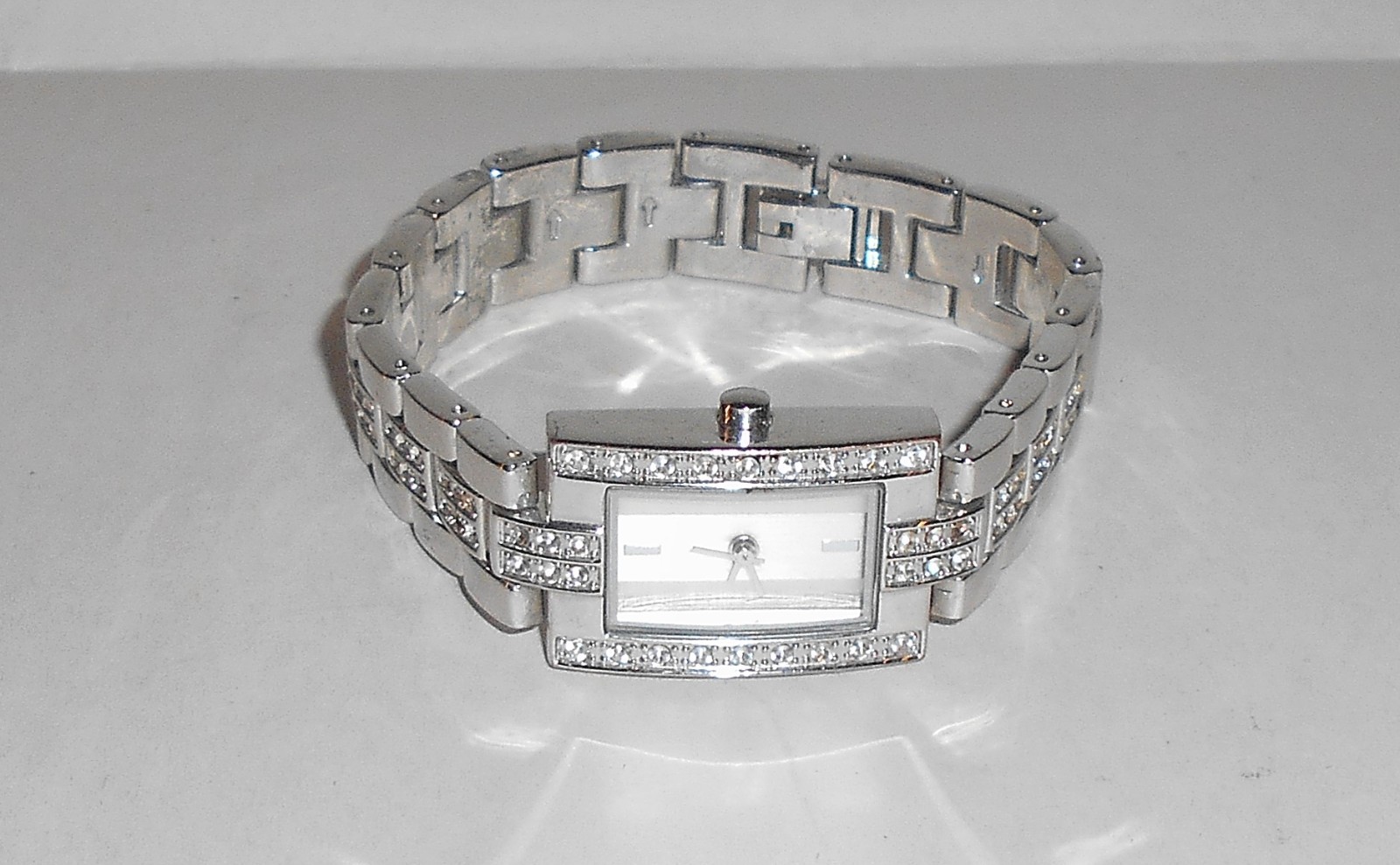 New Look Accessories Ladies Quartz Wrist Watch – Working – Left or Right Handed