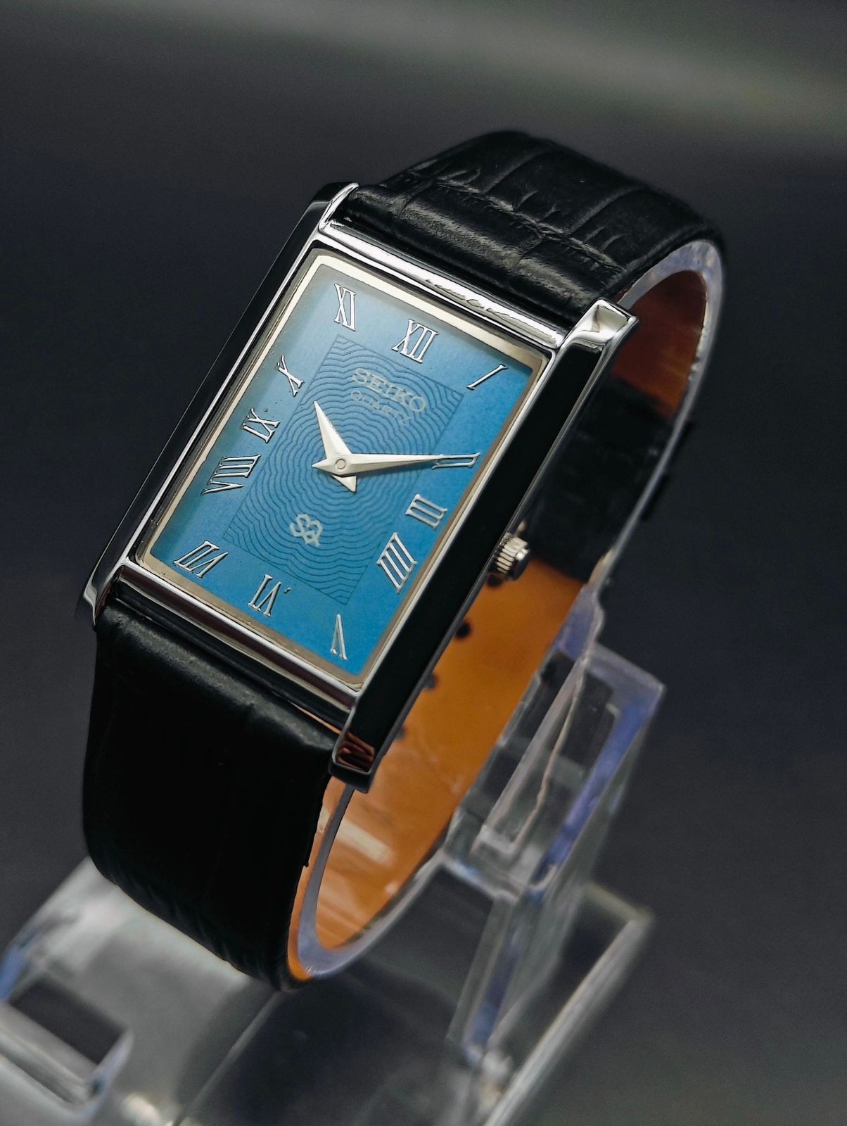 Vintage Rare Seiko Slim Quartz Men’s Wrist Watch With Free DDP Shipping
