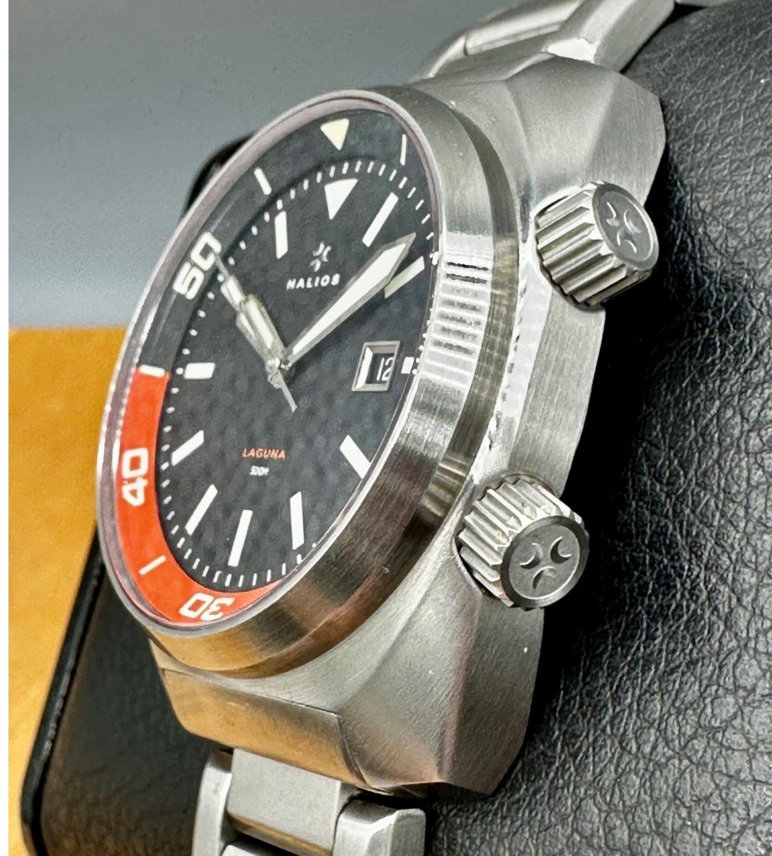 First Generation Halios Laguna Dive Watch (500 meters)