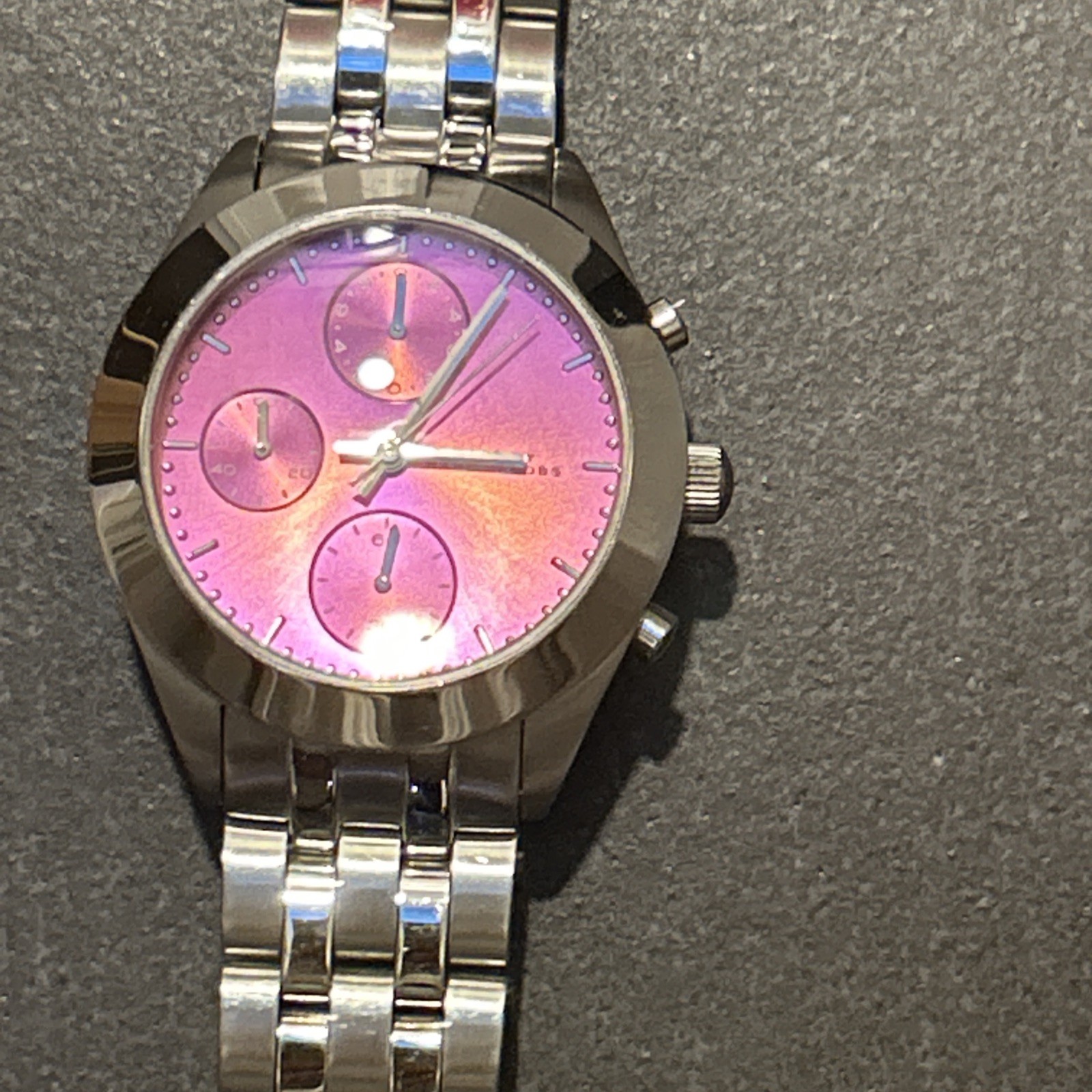 Marc by Marc Jacobs Pink Steel 30 mm MBM3372 MSRP $225. Box included.