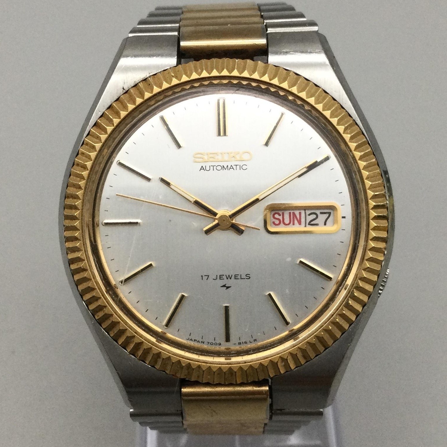 Vintage Seiko 7009-8139 Mens Watch 37mm Day Date Automatic Two Tone 6.25″