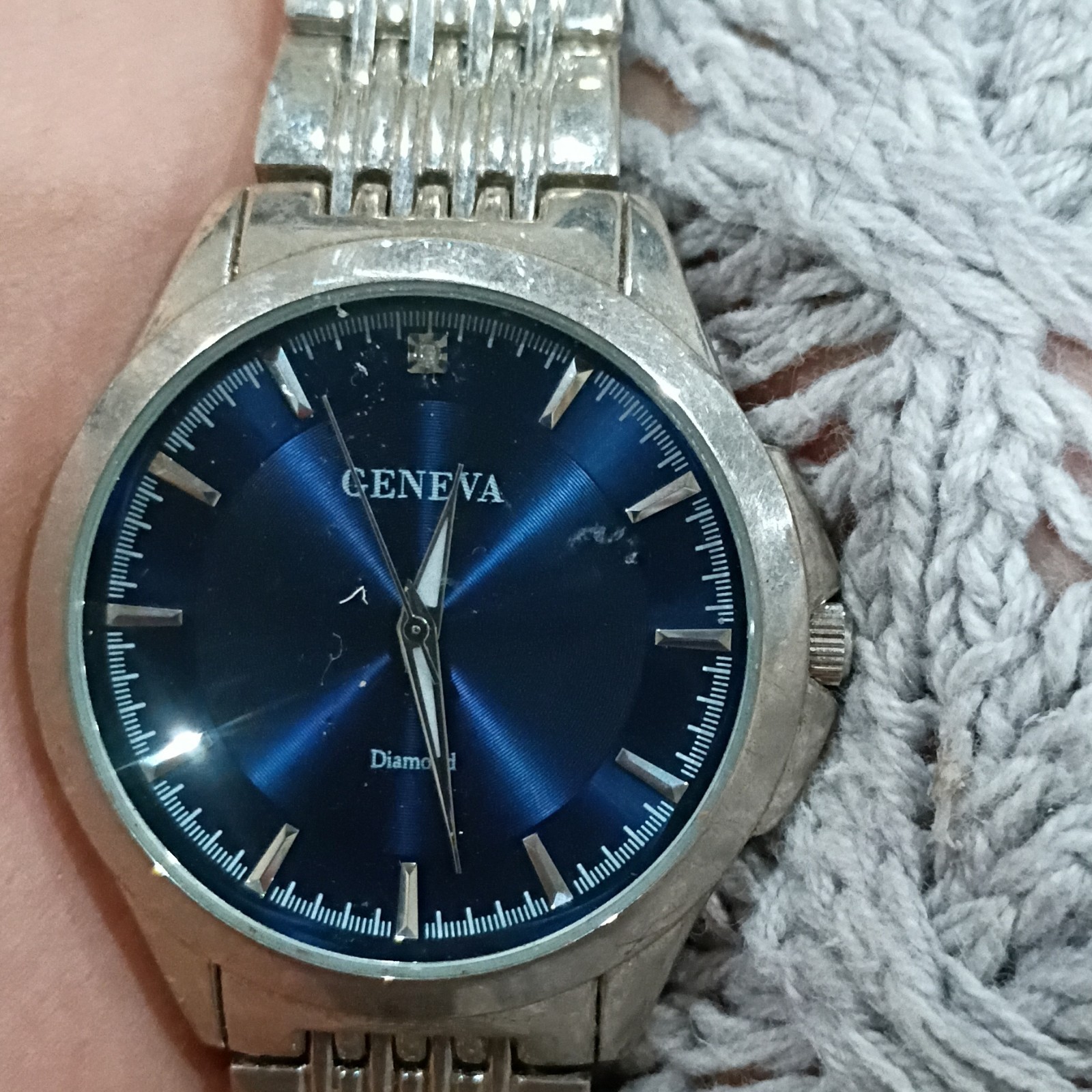 Geneva Blue Dial Analog Quartz Wristwatch Silver Tone Metal Bracelet Round