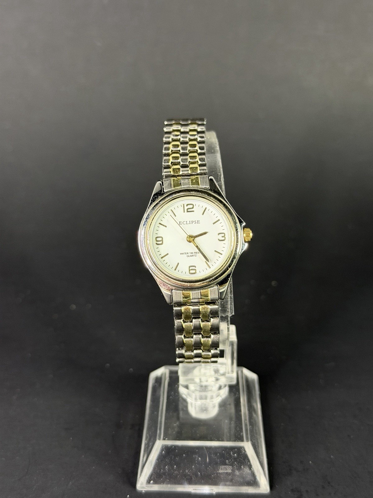 Eclipse Women 28mm Silver Case NEW BATTERY White Dial Silver Expqnsion Band 920