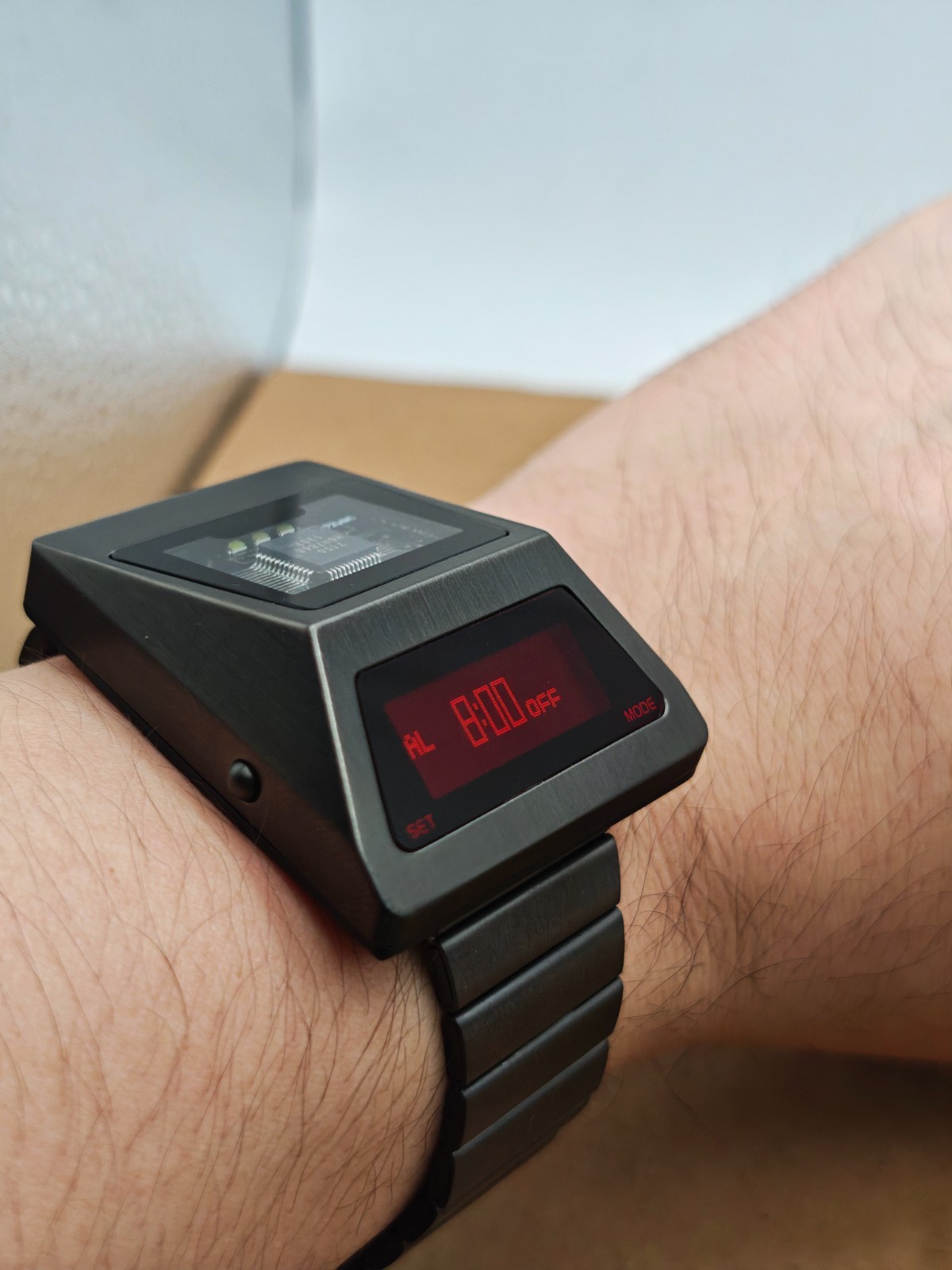 BenlyDesign Cyber Chip Window Retro-Futuristic Digital Watch S3000-C