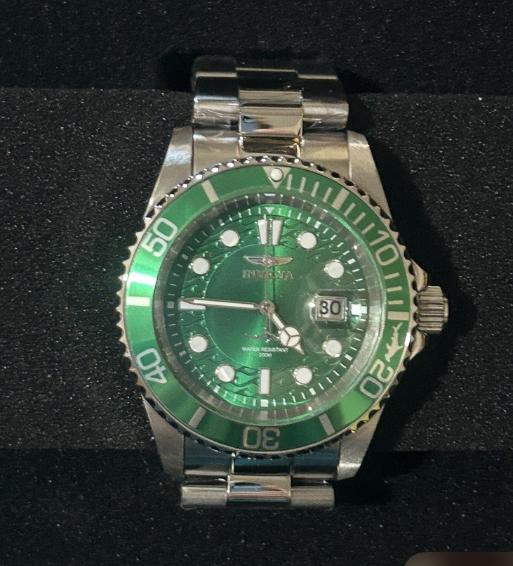 Invicta Pro Diver Men’s Quartz Diver Watch Green Dial Date SS Bracelet 200m