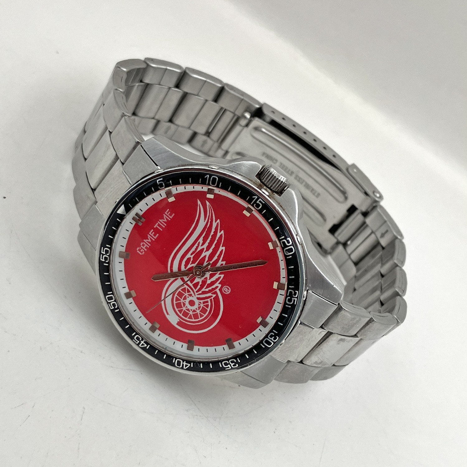 Game Time Coach Series Dive Style Watch Detroit Red Wings NHL Hockey 39mm Mens